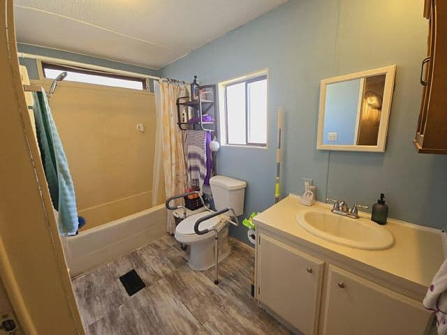Listing photo 5