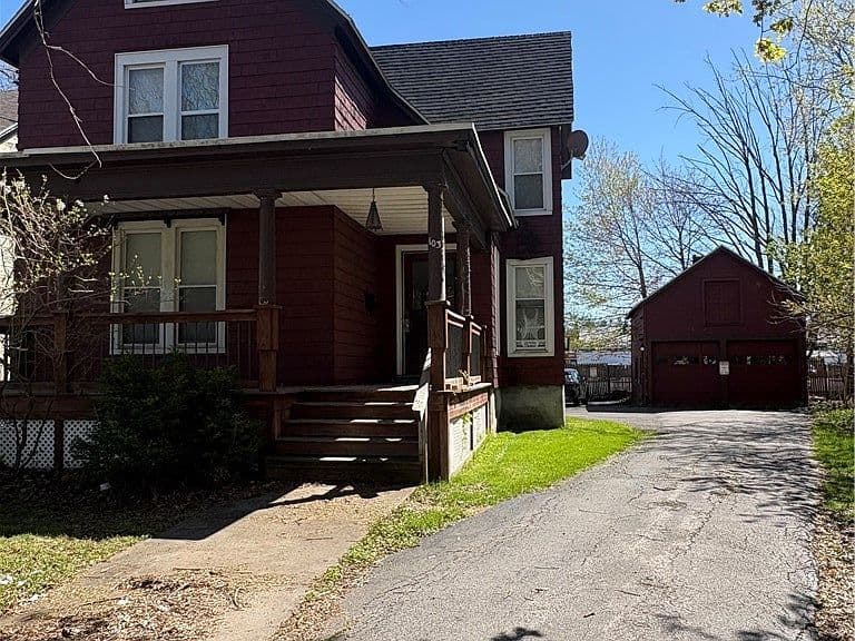 Listing photo 2