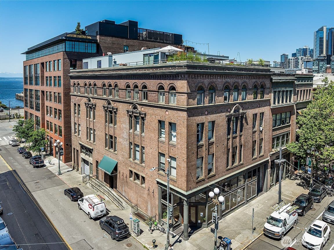 Primary listing photo