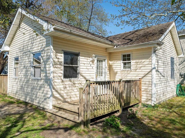 Listing photo 3