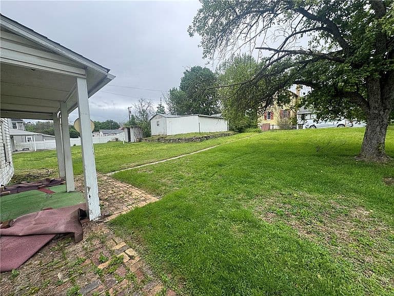 Listing photo 5
