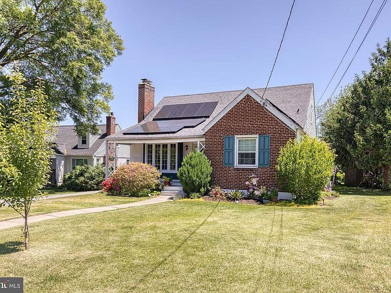 Listing photo 2