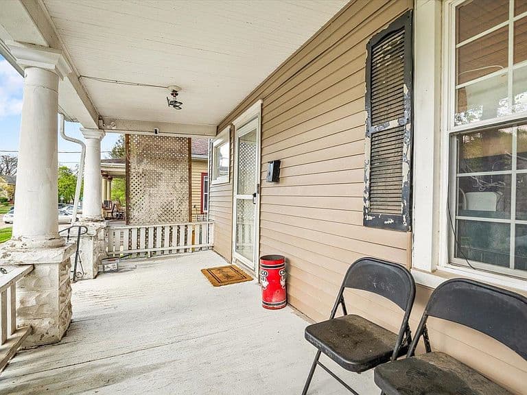 Listing photo 5