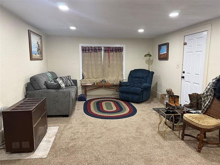 Listing photo 5