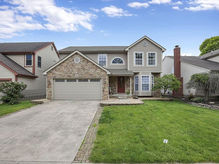 Listing photo 2