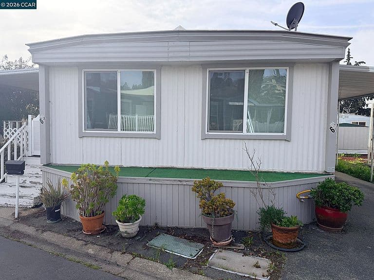 Listing photo
