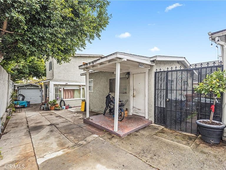 Listing photo 4