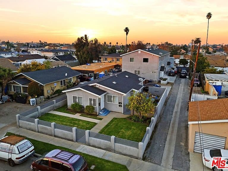 Listing photo 3