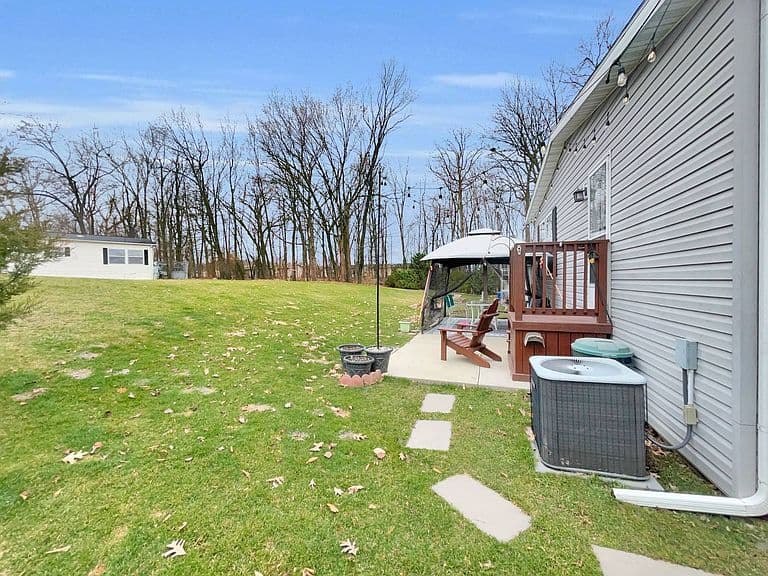 Listing photo 5
