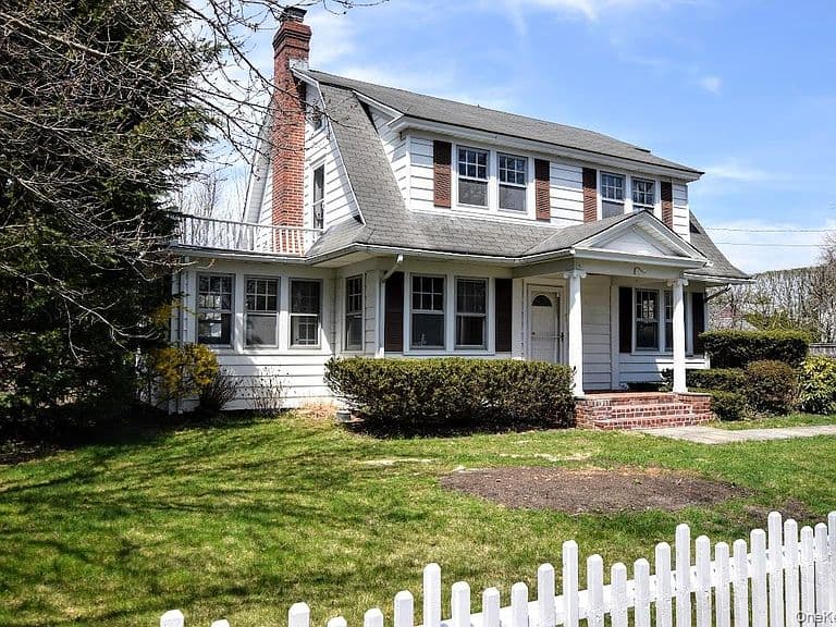 Listing photo 2