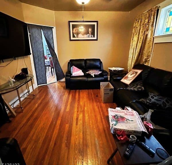 Listing photo 4