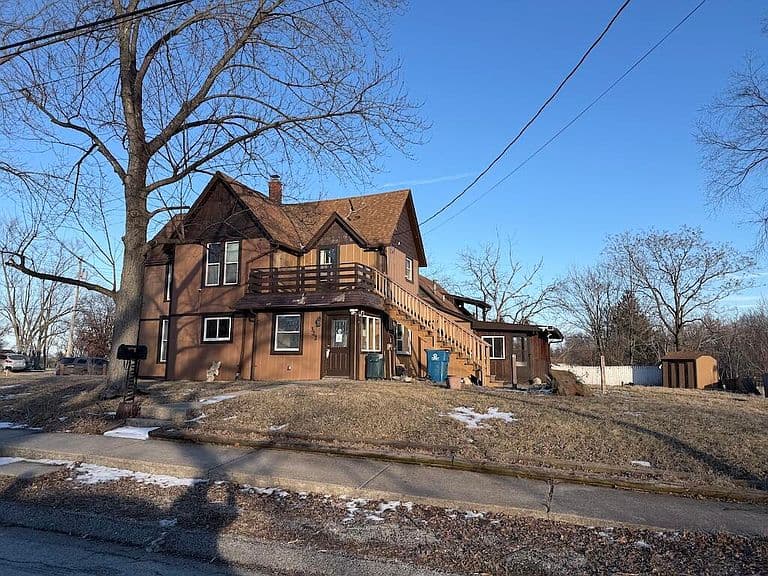 Listing photo 2
