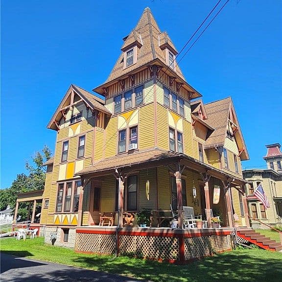 Listing photo 2