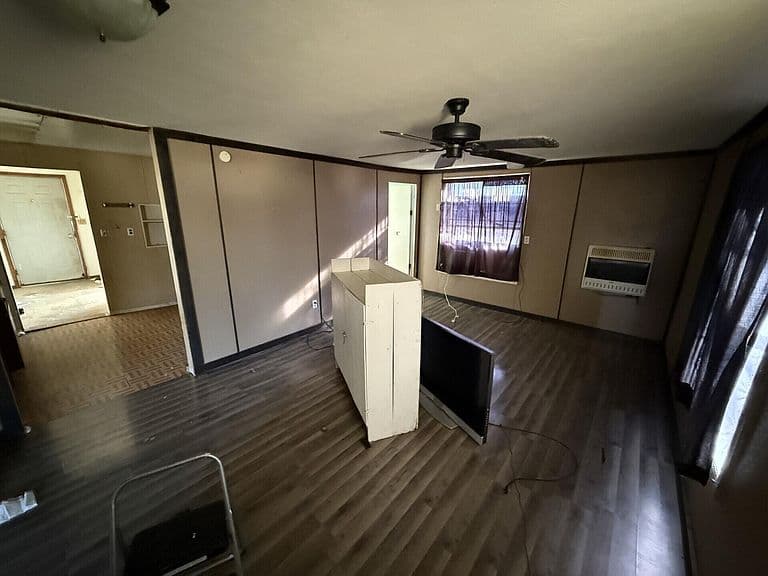 Listing photo 5