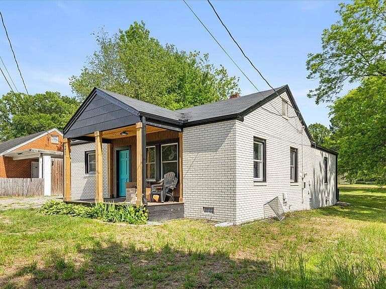 Listing photo 4