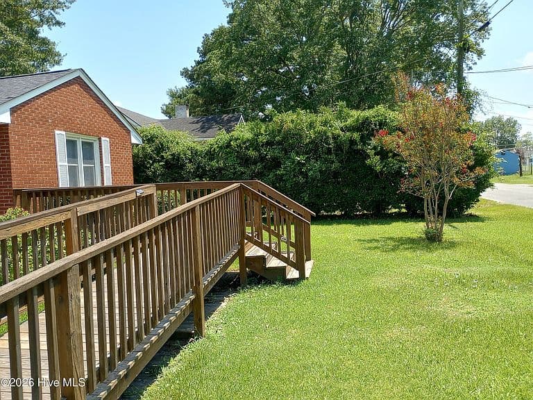 Listing photo 5