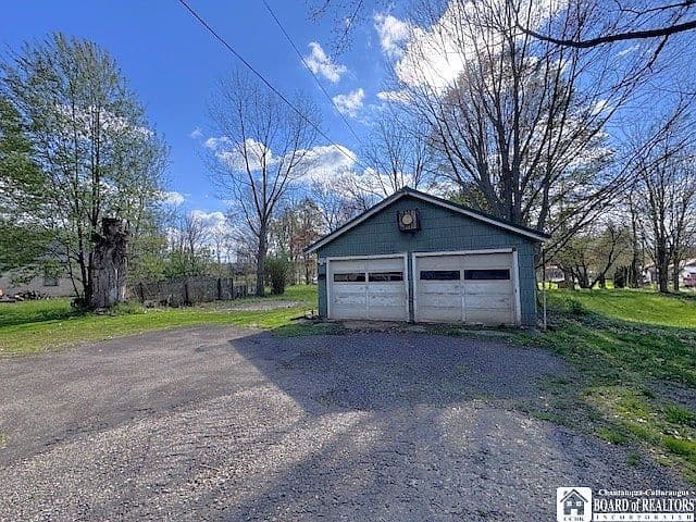 Listing photo 5