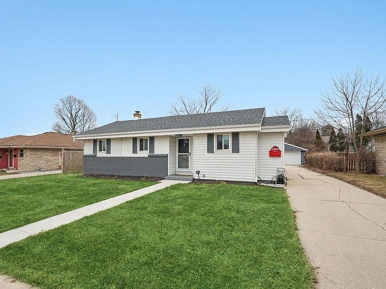 Listing photo 3