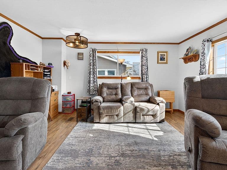 Listing photo 5