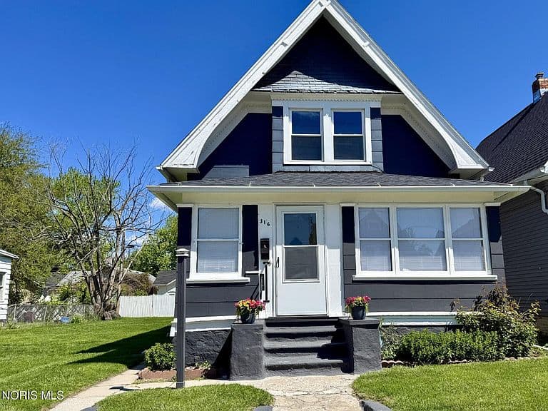 Listing photo 2