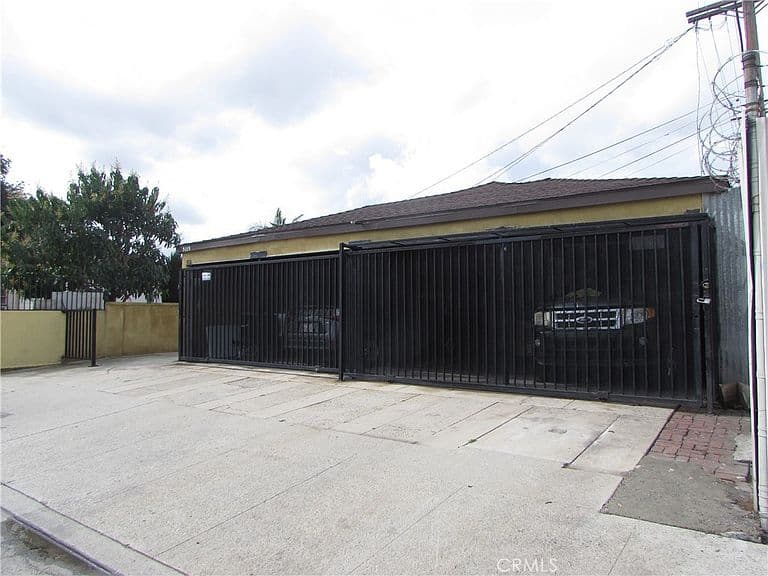 Listing photo 5