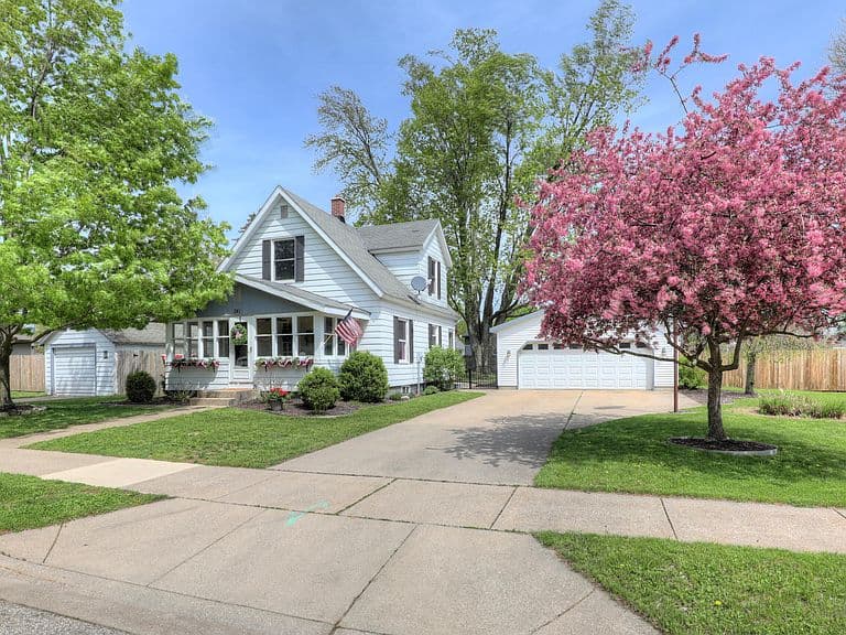 Listing photo 3