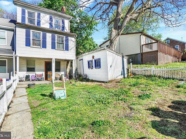 Listing photo 3