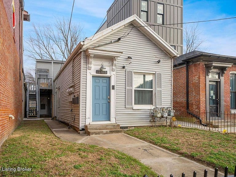 Listing photo 2