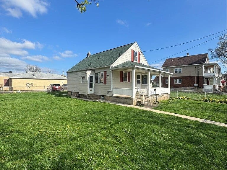 Listing photo 5