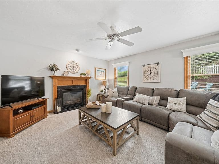 Listing photo 5