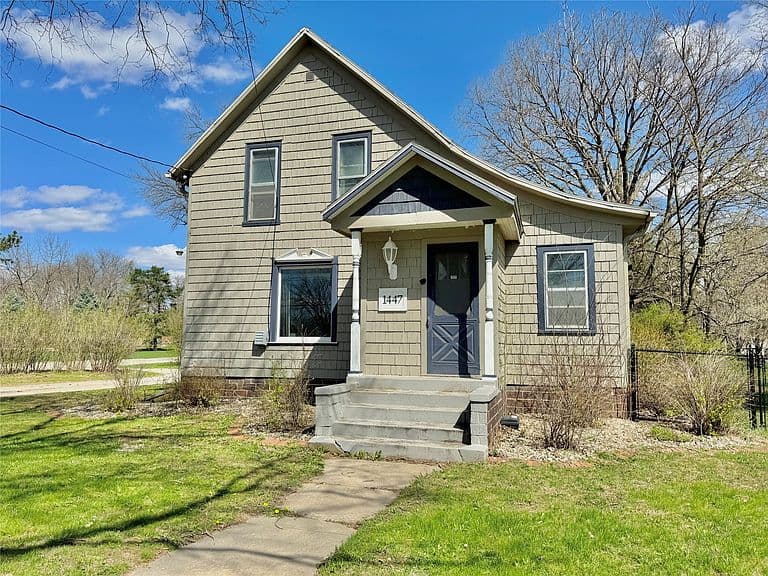 Listing photo 2