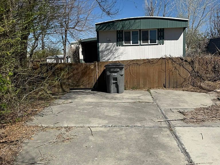 Listing photo