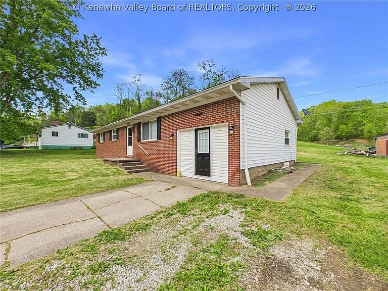 Listing photo 4