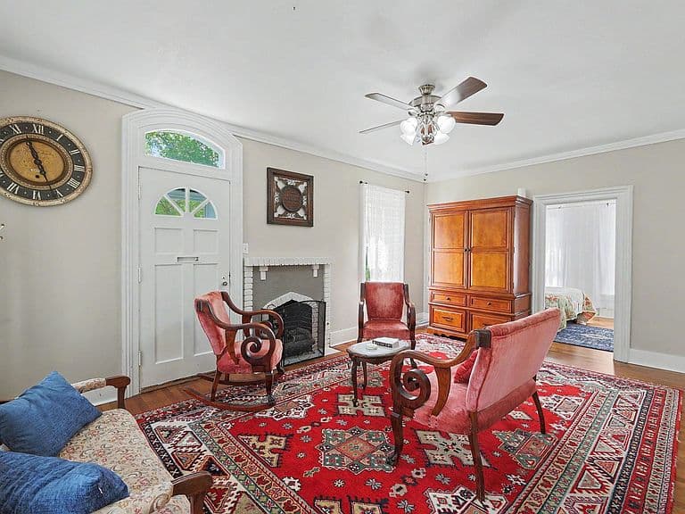 Listing photo 4