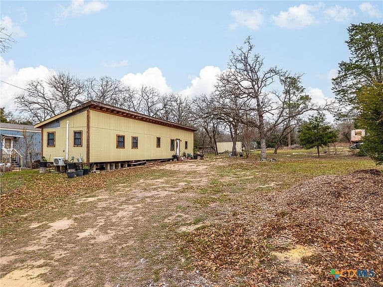 Listing photo 4