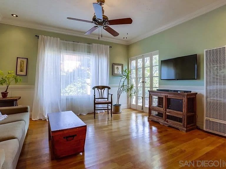 Listing photo 5