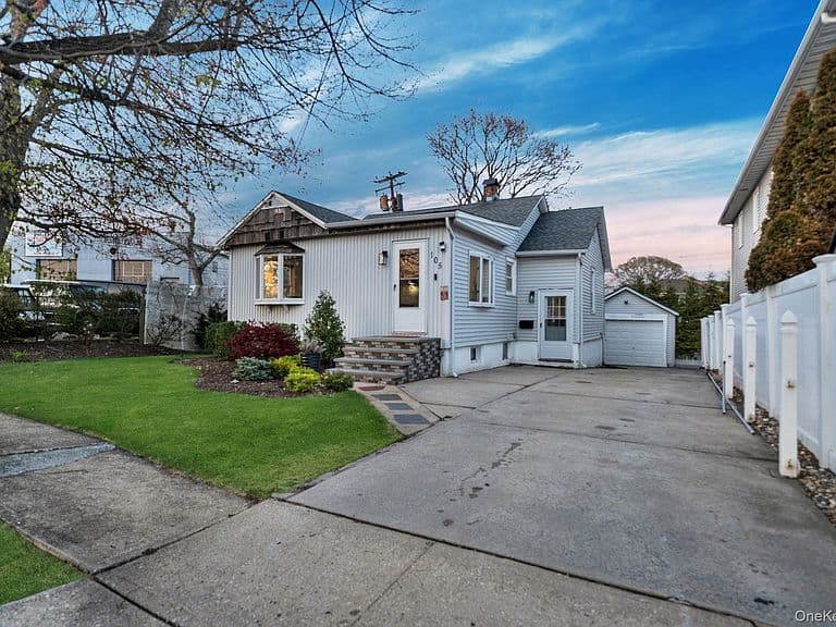 Listing photo 4
