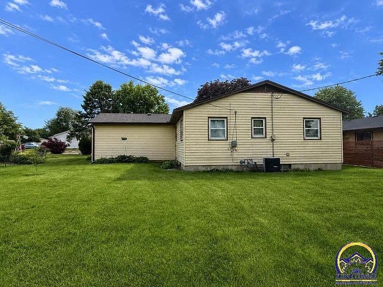 Listing photo 4