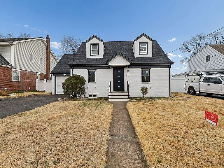 Listing photo 2