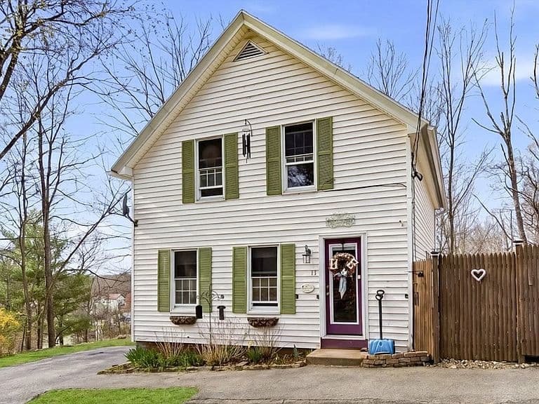 Listing photo 2