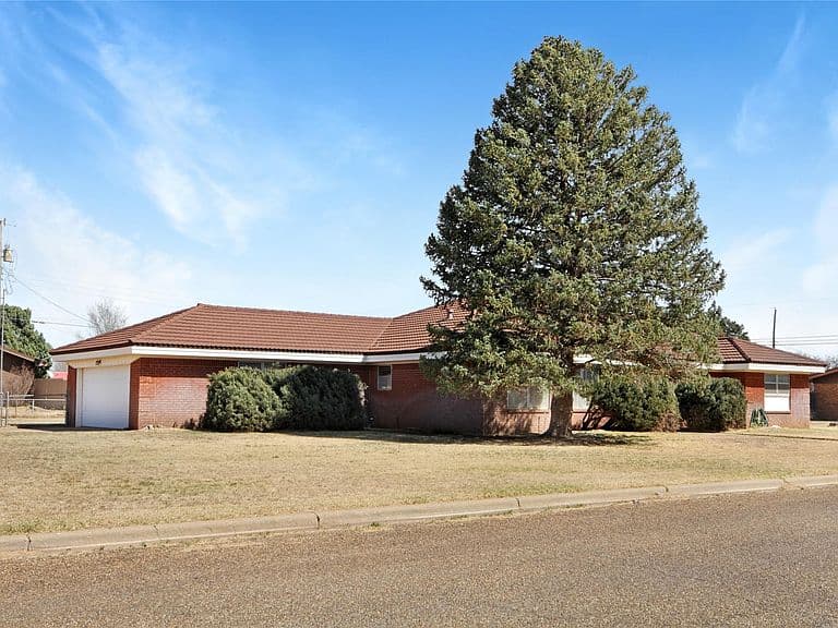 Listing photo 4