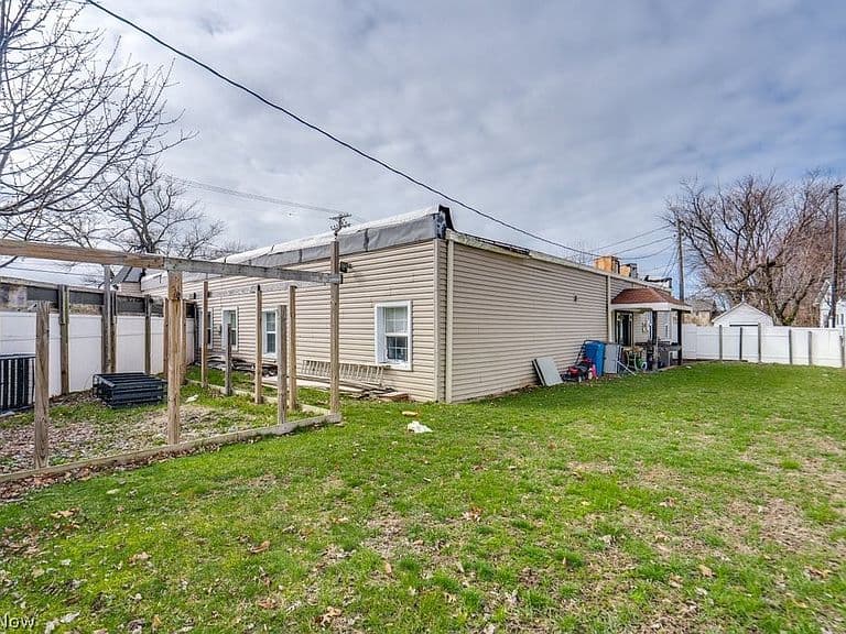 Listing photo 5