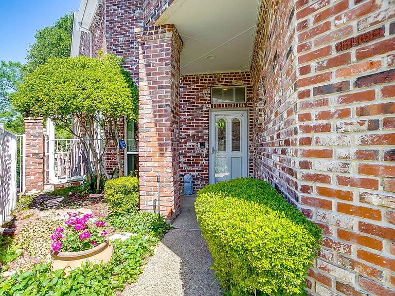Listing photo 4