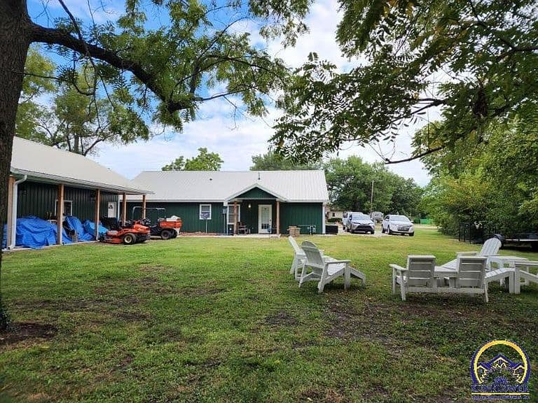 Listing photo 3