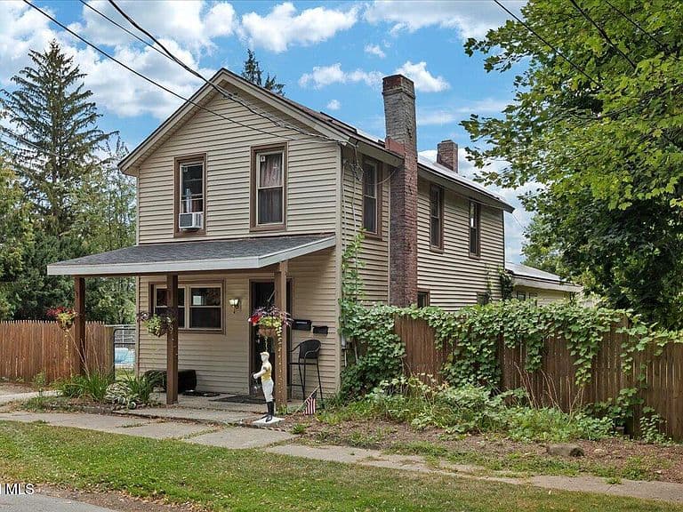 Listing photo 2