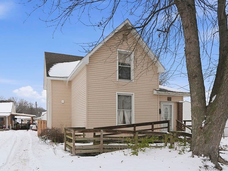 Listing photo 2