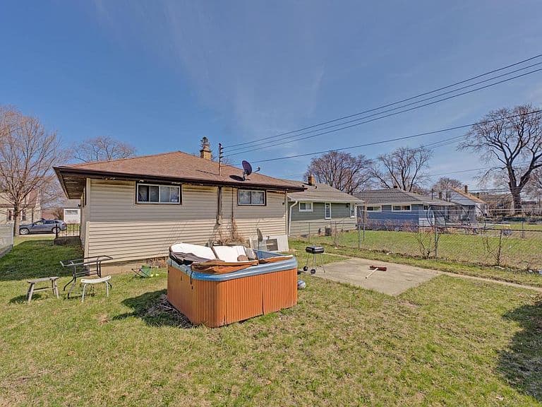 Listing photo 5