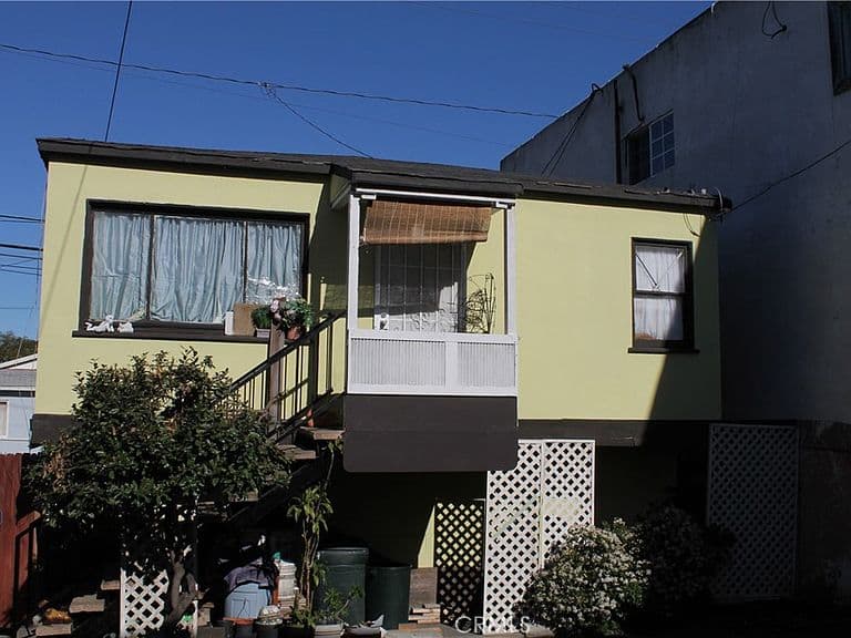 Listing photo 4