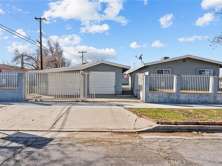Listing photo 4