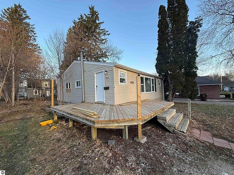 Listing photo 3